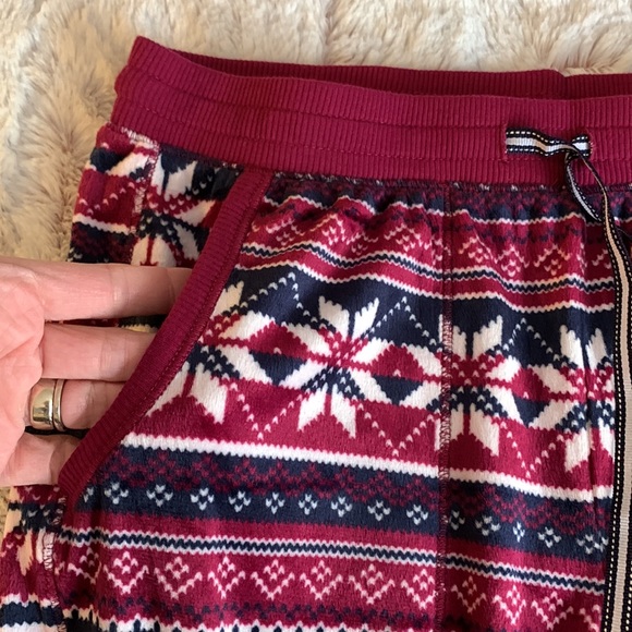 Brand new Nautica navy & burgundy 2 piece pajama set!! - Picture 6 of 9